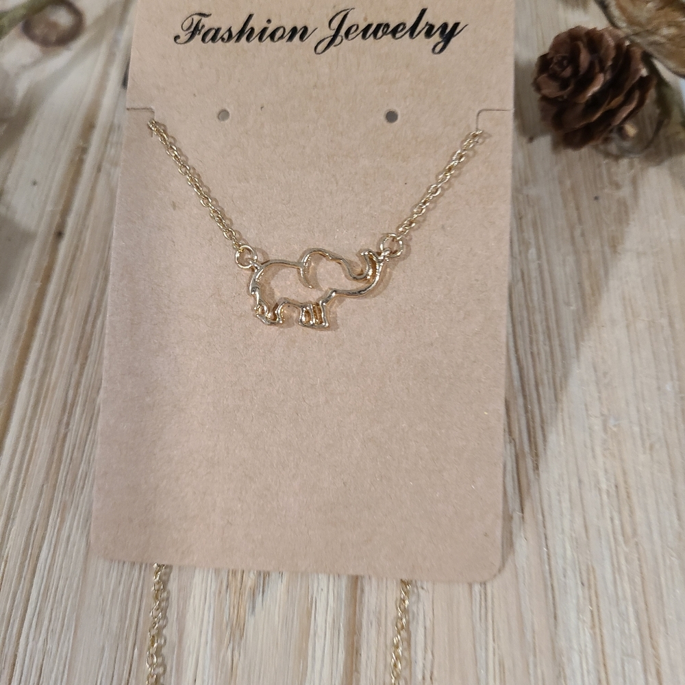 🐘🐘NEW🐘🐘VERY NICE!! Hollow Elephant Necklace in GOLD Plating 🐘🐘 - Picture 5 of 13